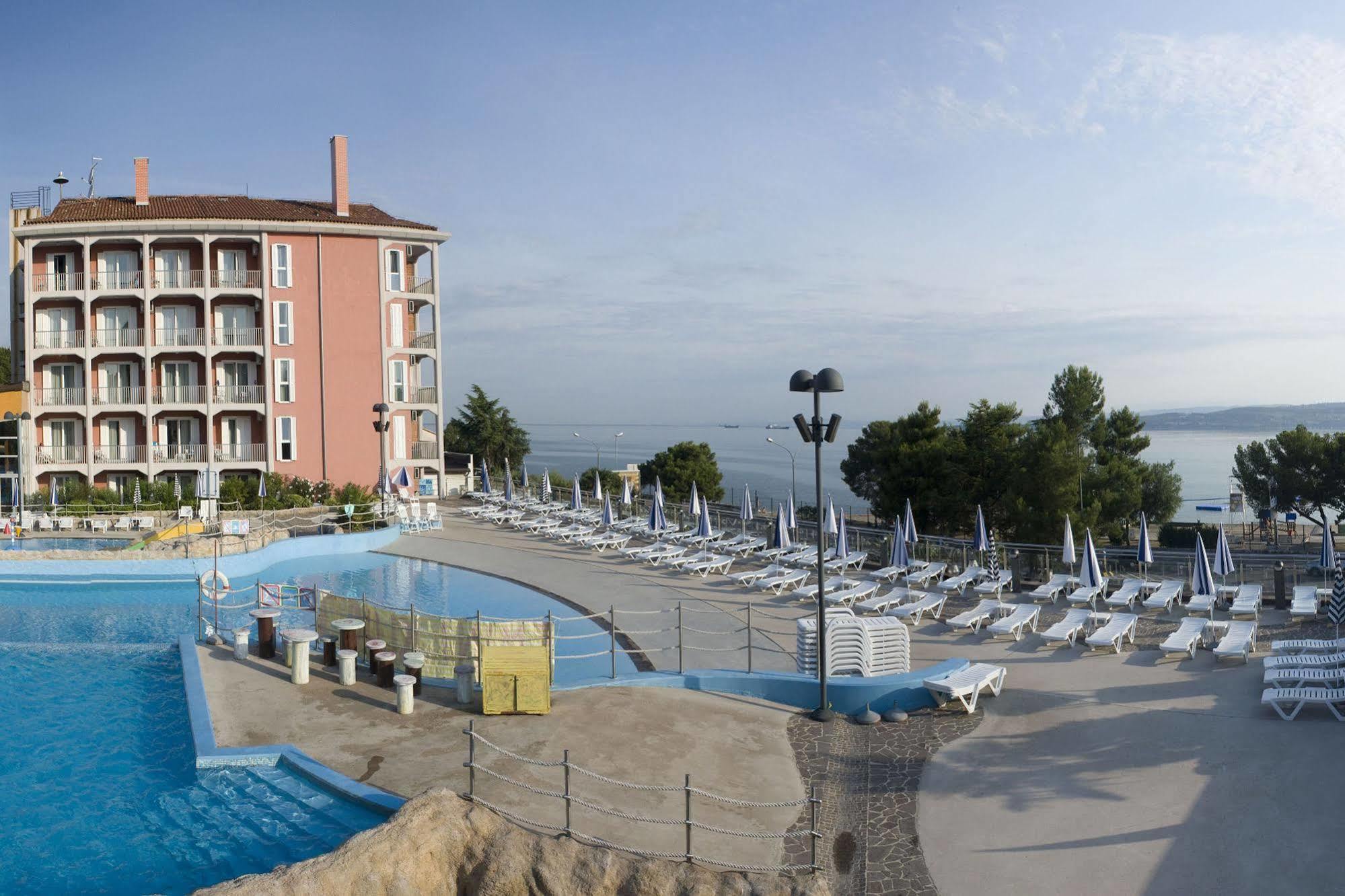 Hotel Aquapark Zusterna Koper Exterior photo