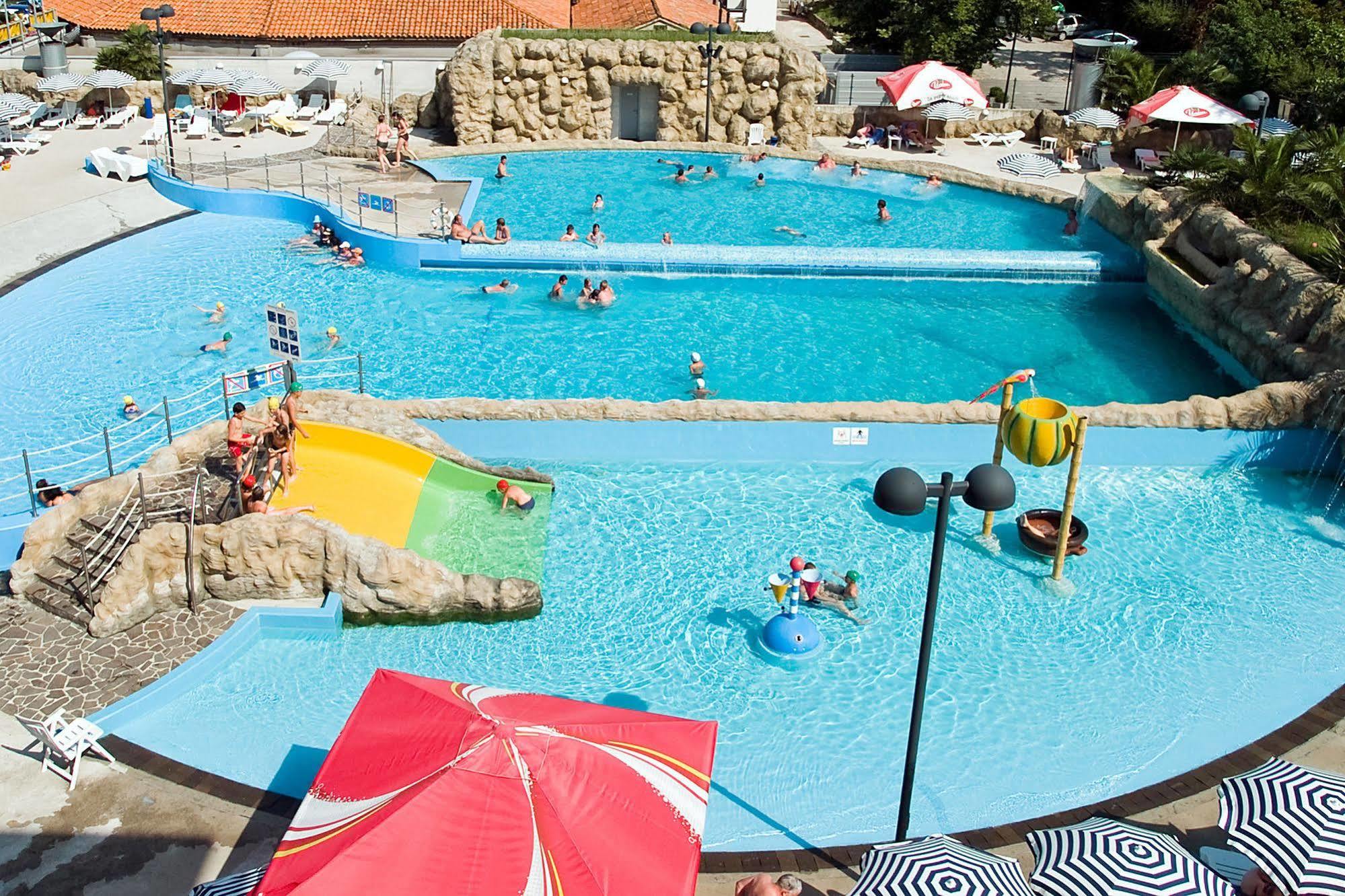 Hotel Aquapark Zusterna Koper Exterior photo